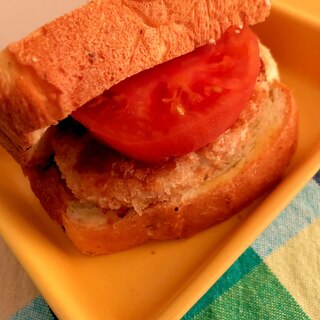 トマトとコロッケのサンドイッチ☆